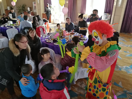 小丑表演