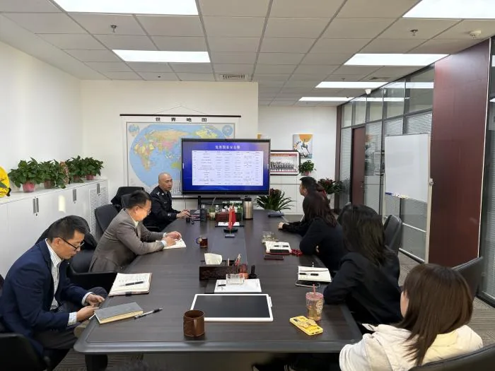 警律携手企业,共筑国安防线 · 相关图片 2